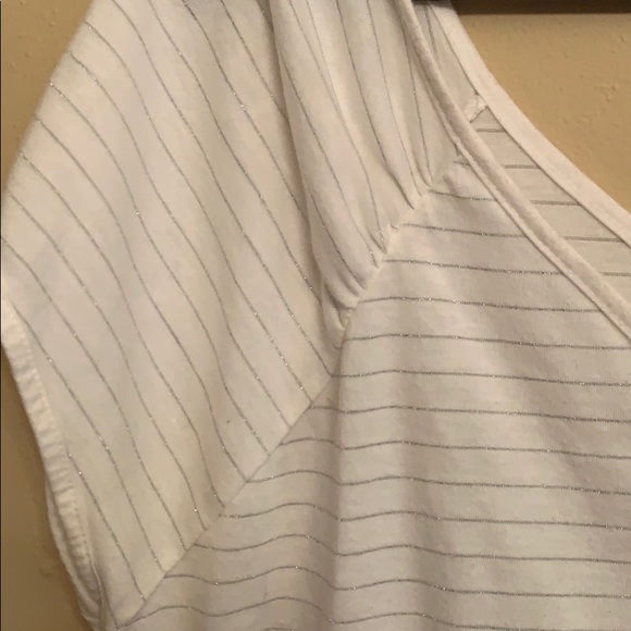 Old Navy wide V-neck Tee with silver stripes - Picture 4 of 4